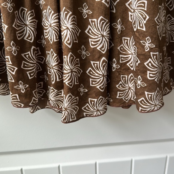 Basil & Maude All Silk Skirt or Strapless Top. Stretch smocked at top Size large - Picture 6 of 11